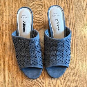 Sonoma Women's Navy Perforated Mules